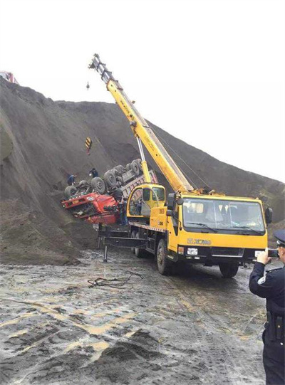 阳东上犹道路救援